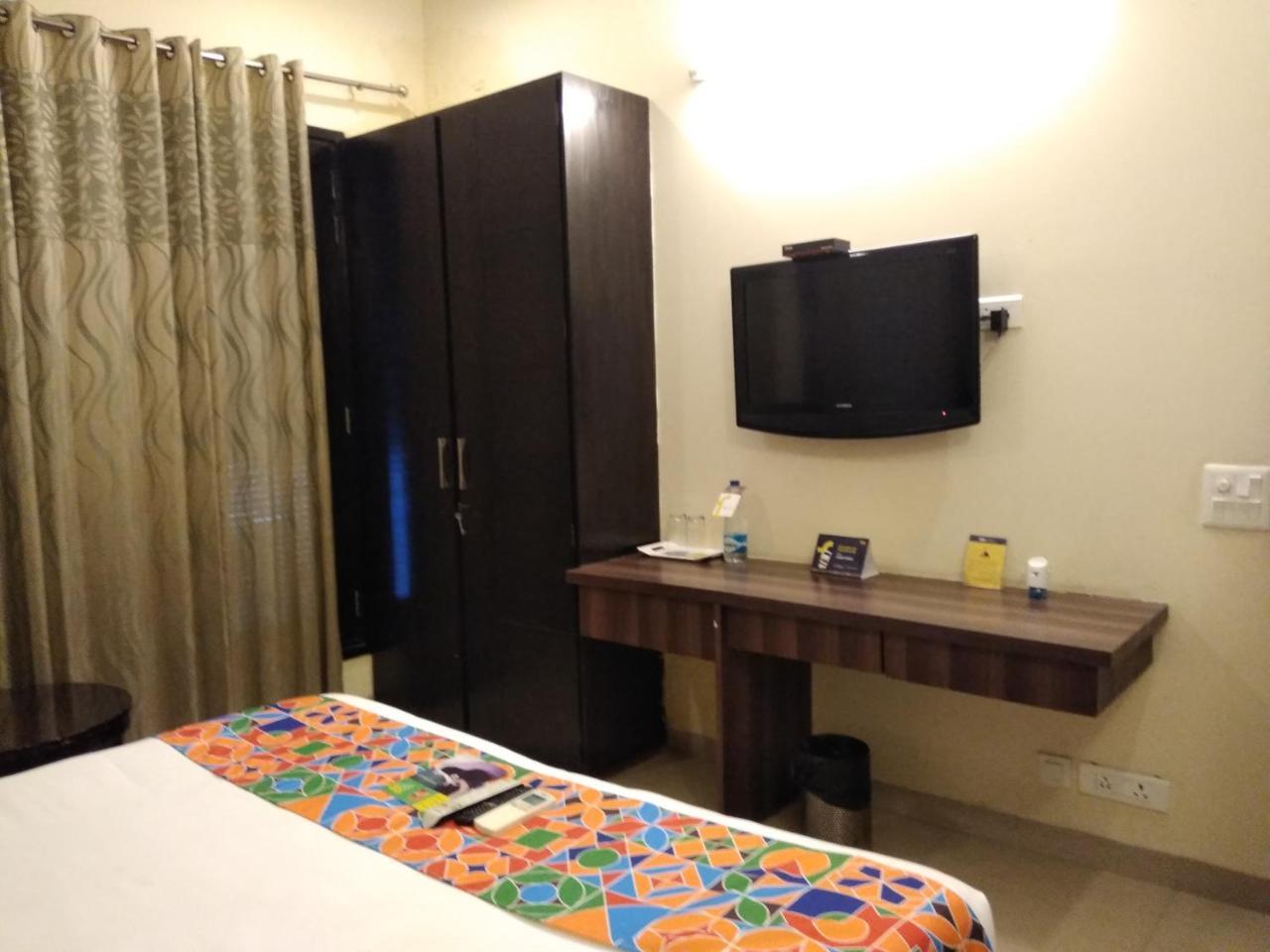Fabhotel Signature Cyber Park Delhi  Habitación foto