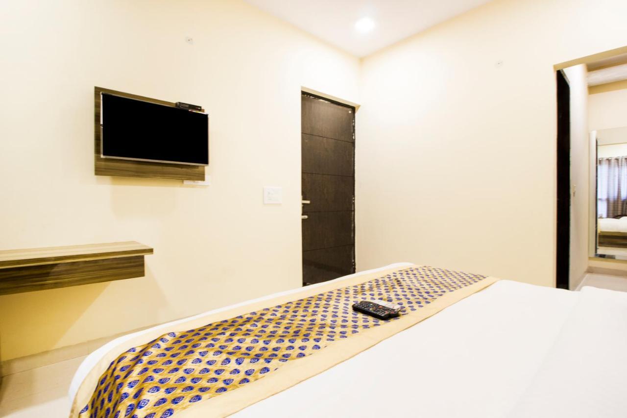 Fabhotel Signature Cyber Park Delhi  Exterior foto