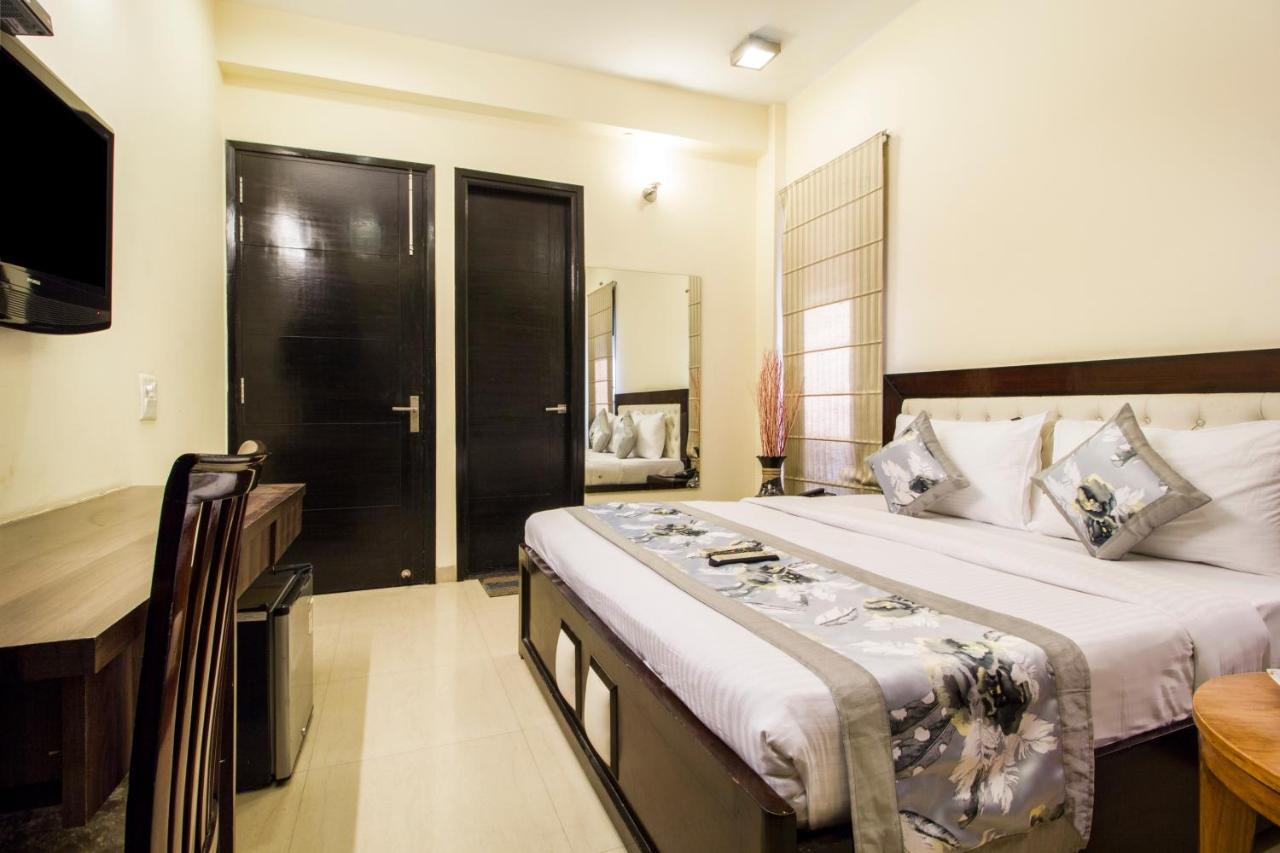 Fabhotel Signature Cyber Park Delhi  Exterior foto